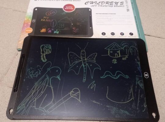 Tablette d’écriture 18 » LCD Kids Gift Board