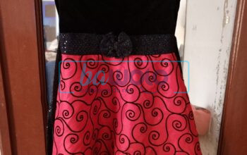 Robe rouge/noir taille 7